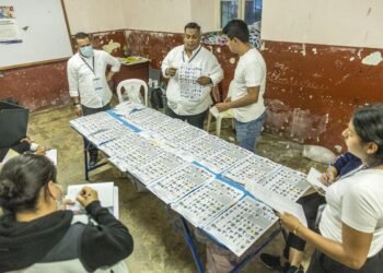 GUATEMALA: Tribunal ordena no oficializar resultados elecciones