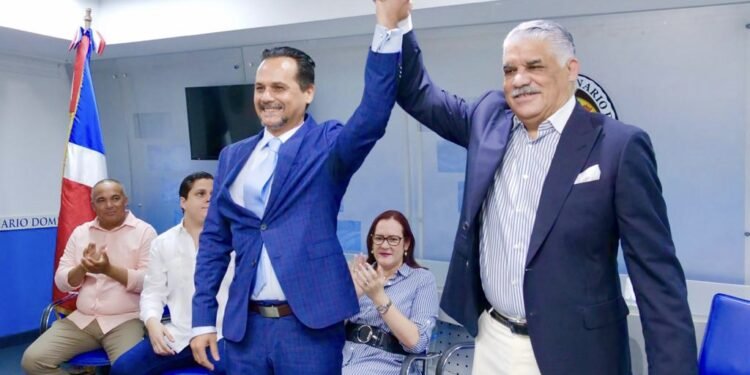 Senador Iván Silva, de La Romana, abandona PRM y regresa al PRD