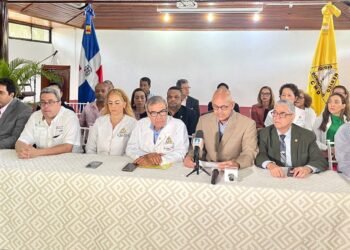 Miembros Colegio Médico hacen paro en hospitales y clínicas RD