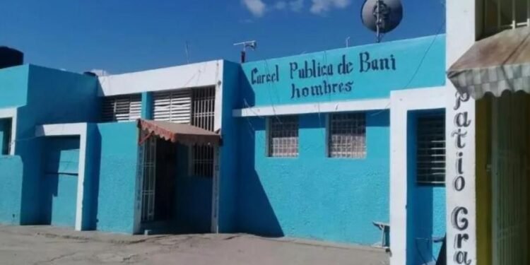 Se escapan dos presos de cárcel pública de Baní