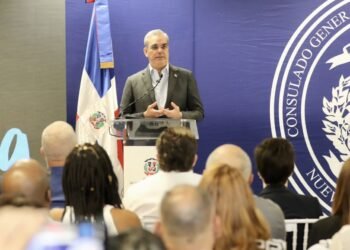 Anuncian programa de viviendas para dominicanos en el exterior