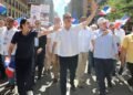 Abinader encabezó el desfile de comunidad dominicana N. York