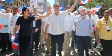 Abinader encabezó el desfile de comunidad dominicana N. York