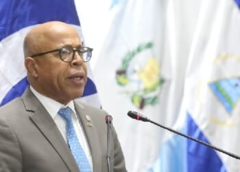 Pacheco resta importancia a las alianzas que gestiona oposición