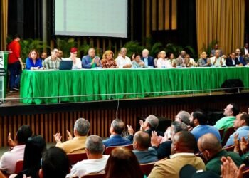 Pese a prohibición, la FP anuncia gran mitin en Plaza de la Bandera