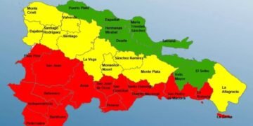 El COE coloca 32 provincias en alerta debido tormenta Franklin