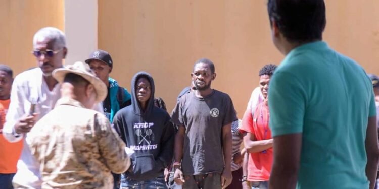 La travesía de los haitianos para ingresar al país por la zona norte