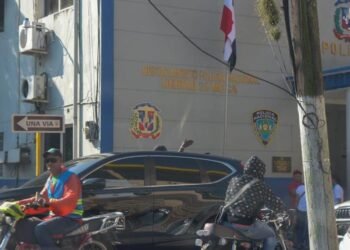 Denuncian que policías motivaron a presos a golpear a hombre acusado de violar a su madre