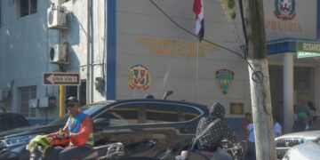 Denuncian que policías motivaron a presos a golpear a hombre acusado de violar a su madre