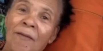 Anciana dice no fue abusada sexualmente por su hijo; no sabe que murió y pide que lo liberen