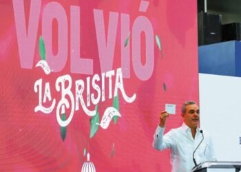 Gobierno inicia entrega bono navideño en el Gran Santo Domingo y Santiago