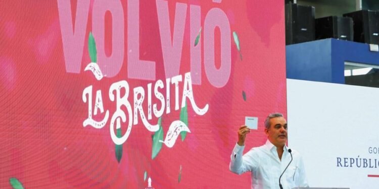 Gobierno inicia entrega bono navideño en el Gran Santo Domingo y Santiago