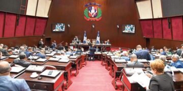 Diputados aprueban modificación a contrato Aerodom sin leerlo y con informe disidente de opositores