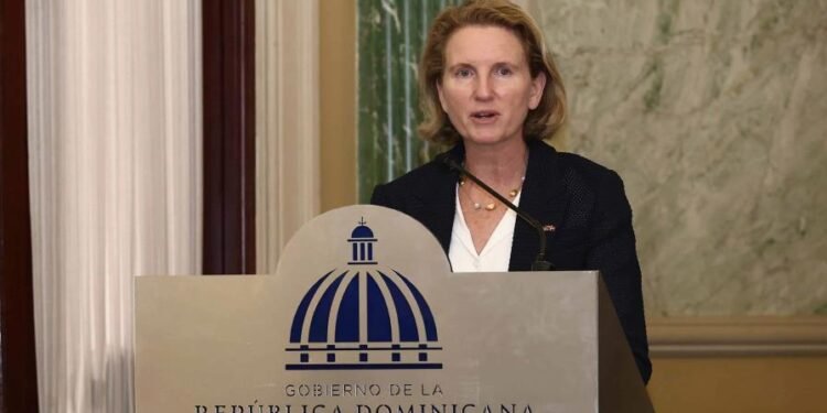 Lucha contra la corrupción facilita la inversión extranjera en RD, según subadministradora USAID