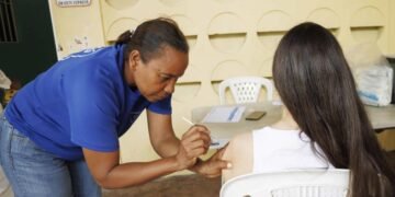 Vacuna contra la influenza comienza a escasear en puestos sanitarios