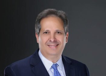 Víctor Atallah asume como el nuevo ministro del Salud Pública