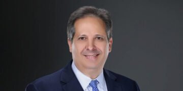 Víctor Atallah asume como el nuevo ministro del Salud Pública
