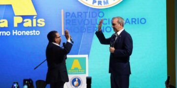 Alianza País proclama a Abinader como candidato presidencial tras acuerdo senatorial con Moreno