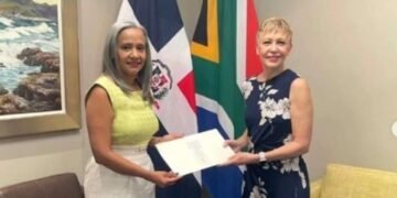 Embajadora dominicana en Sudáfrica presenta sus cartas credenciales