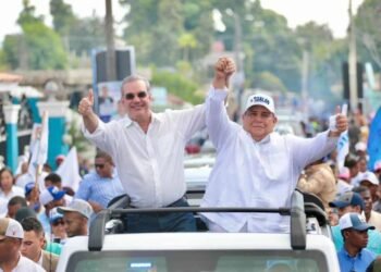 Abinader recorre Azua al cierre de agenda de respaldo a candidatos municipales del Sur