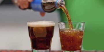 Buscan prohibir la venta de refrescos en centros educativos de RD