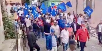Vinicio Castillo Semán inicia recorridos en Las Cañitas y los Ríos
