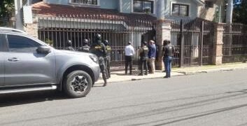 Allanan casa de diputada Rosa Pilarte y su esposo Micky López en La Vega