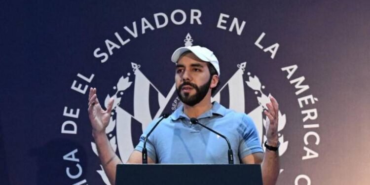 Bukele autoproclama su victoria en El Salvador y en su fiesta arremete contra los críticos