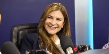 Carolina Mejía Brillando: Líder Reinante del Distrito Federal con un Apoyo sin Precedentes del 61.11%