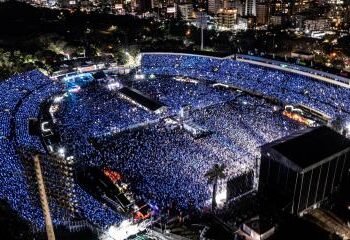 El concierto de Juan Luis Guerra se convierte en una bomba política