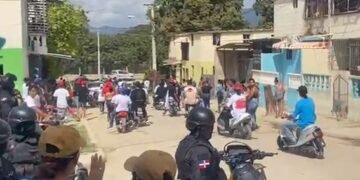 En medio de contingente policial sepultan a “Radio”, acusado por muerte del tío de exdirector PN