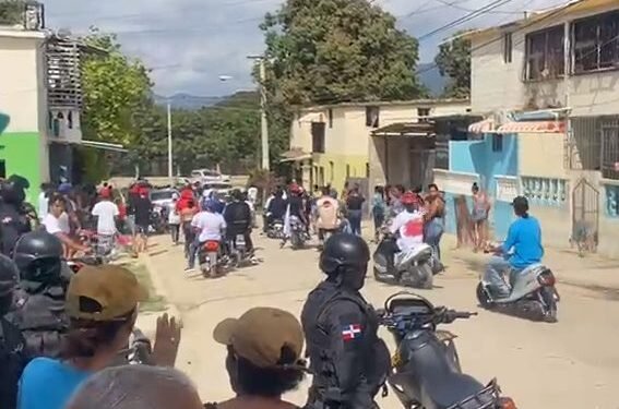 En medio de contingente policial sepultan a “Radio”, acusado por muerte del tío de exdirector PN