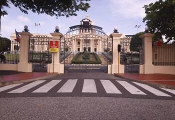 Hombre que se estrelló contra el Palacio Nacional dice fue «impulsado por instrucción divina»