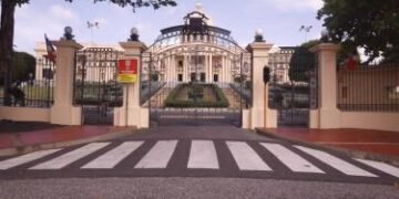 Hombre que se estrelló contra el Palacio Nacional dice fue «impulsado por instrucción divina»