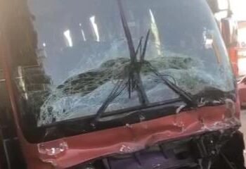 Mueren tres estadounidenses al impactar yipeta con autobús en Puerto Plata