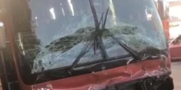 Mueren tres estadounidenses al impactar yipeta con autobús en Puerto Plata