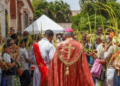 Cientos de personas se reúnen en la catedral de Nuestra Señora de la Encarnación en Domingo de Ramos