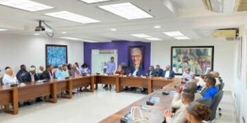 Danilo Medina se reúne con la dirección del PLD en Elías Piña