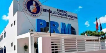 El PRM presenta una oferta electoral con candidatos bajo escrutinio judicial