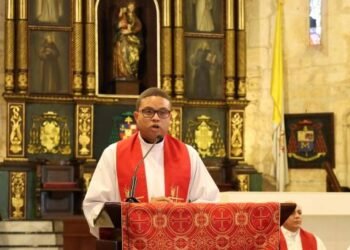En Sermón de las Siete Palabras sacerdote critica «maltrato e injusticia» contra los migrantes