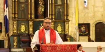 En Sermón de las Siete Palabras sacerdote critica «maltrato e injusticia» contra los migrantes