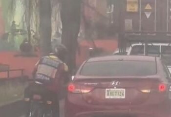 Policía Nacional investiga caso de motorista armado que atracó a conductor en Las Américas