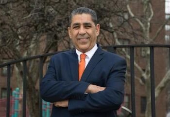 Adriano Espaillat asegura que Joe Biden «jamás» impulsaría plan que atente contra soberanía de RD