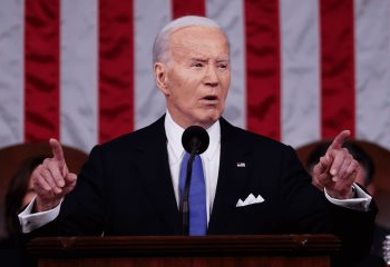 Biden anuncia que triplicará los aranceles al acero de China para ganarse el voto obrero