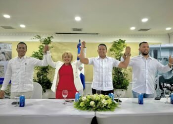 Elías Matos recibe respaldo de exaspirante a regidora del PRM para continuar diputación