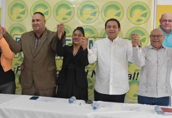 Frente Amplio anuncia apoyo a Daniel Rivera como candidato a senador en Santiago