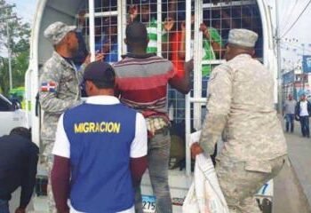 Gobierno somete a agentes de Migración que incurren en actos de corrupción, dice Abinader