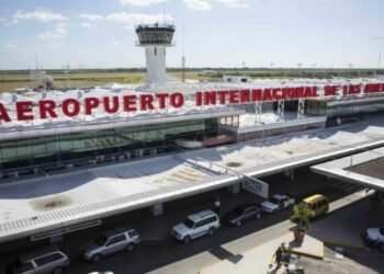 Migración asegura que solucionó problema técnico con el sistema de registro en el AILA