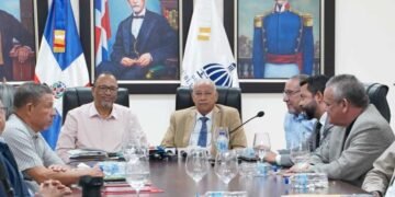 El Minerd y ADP presentan propuestas en primera reunión para aumento salarial de docentes