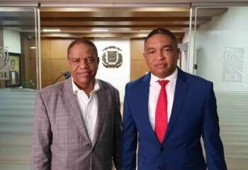 Presentan a Yván Lorenzo como representante de Abel Martínez en la JCE y arremete contra el gobierno